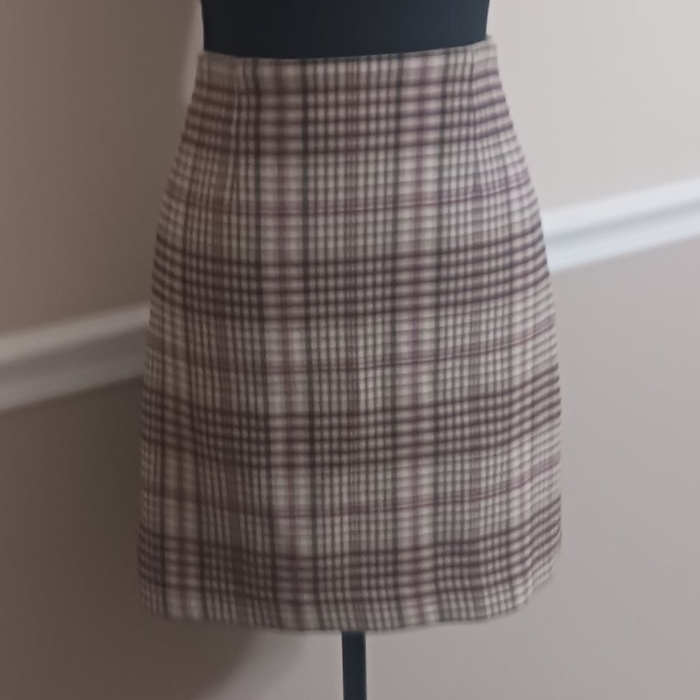 Size 2 Classic Ann Taylor Plaid Skirt With Interior Lining